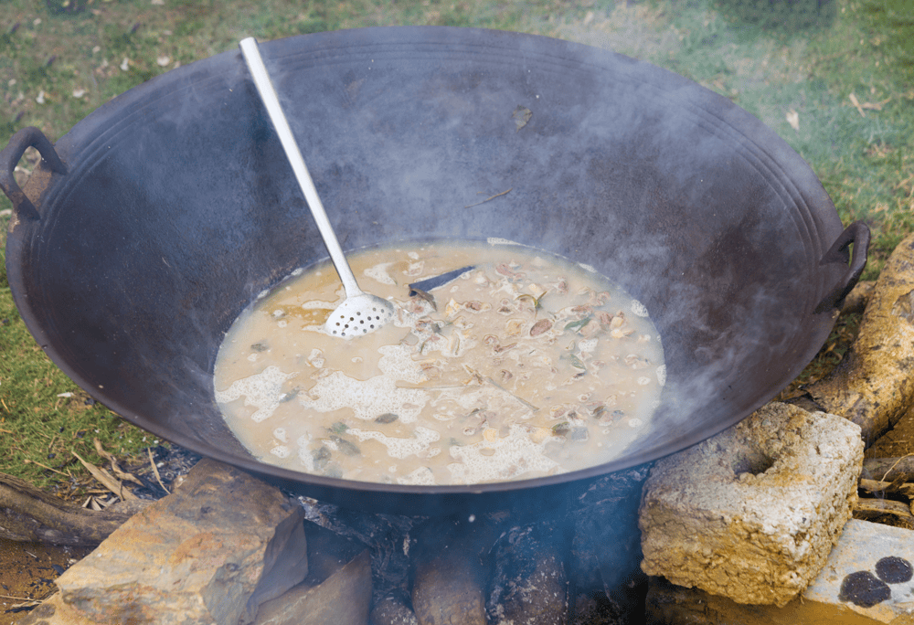 Thang co’s intense flavors are perfectly complemented by steaming white rice (Source: Canva)